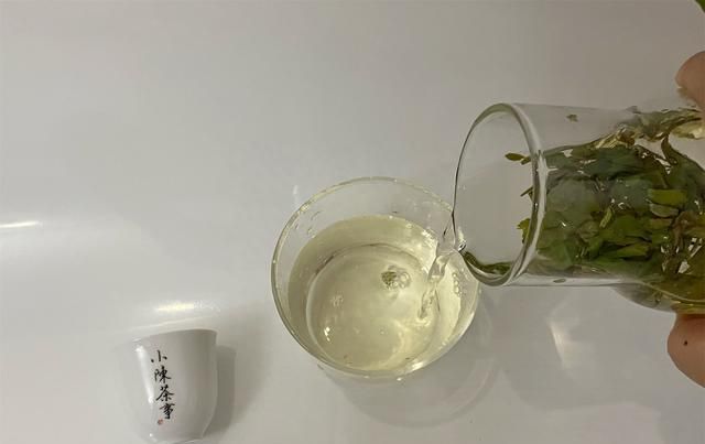 炎热的夏天，喝白茶、红茶、石茶，记住这3件事，你会更舒服