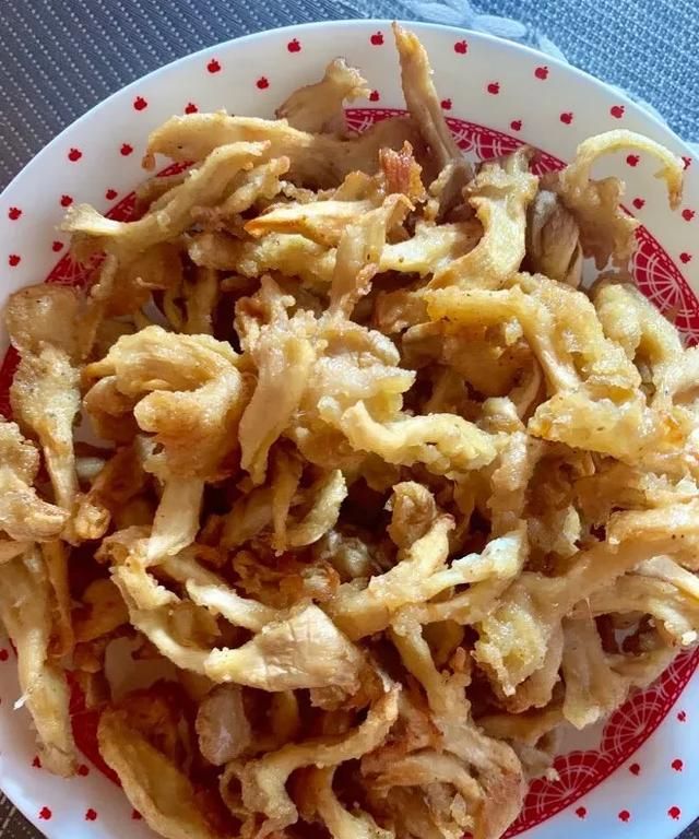 干炸平菇怎么做好吃呢(干炸平菇要怎么做好吃)图1