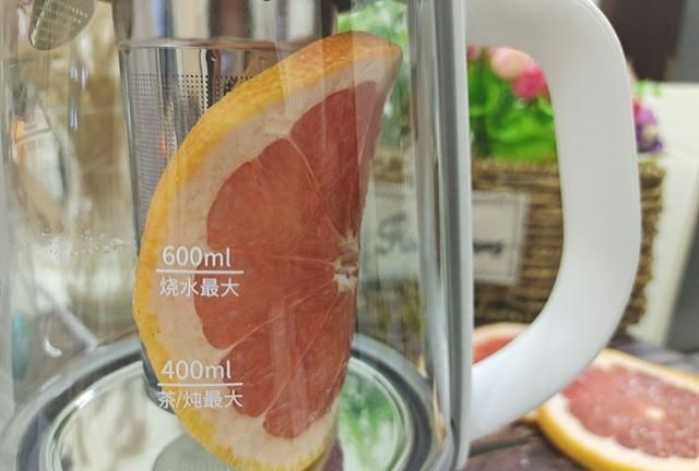 夏季一定要试试西柚茶，做法简单，清热降暑皮肤好