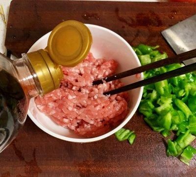 夏日绿茄青椒肉糜打卤面……秒光版