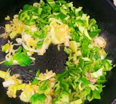 夏日绿茄青椒肉糜打卤面……秒光版