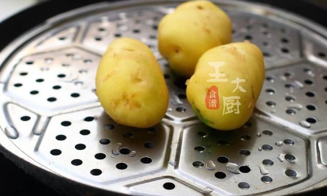 呆萌的土豆番茄酱刺猬，孩子见到爱不释手，做法很简单，味道超棒