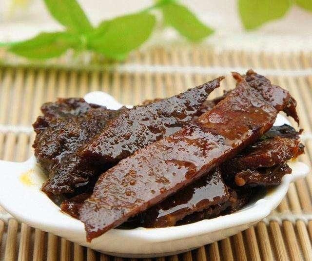 牛肉干你肯定吃过不少，但是这个叫“牛巴”的东西你真的见过吗？