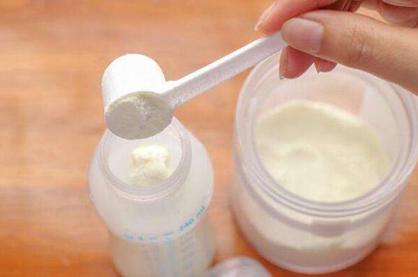 三岁半宝宝一天吃多少奶正常呢？