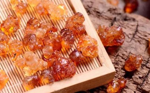 桃胶和银耳哪个好？ 桃胶和银耳哪个更养颜？