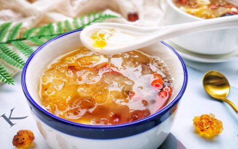 桃胶银耳羹~美容养颜必备